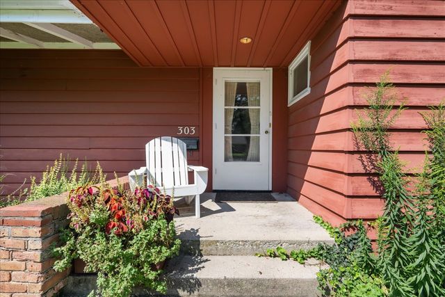 303 Central Avenue, Aurora, IL 60506