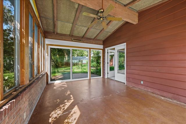 303 Central Avenue, Aurora, IL 60506