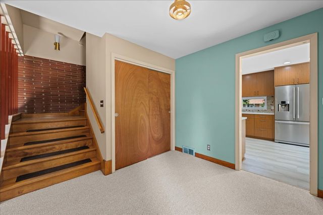 303 Central Avenue, Aurora, IL 60506