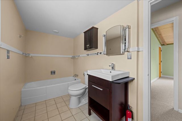 303 Central Avenue, Aurora, IL 60506