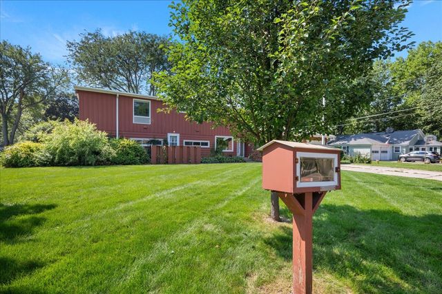 303 Central Avenue, Aurora, IL 60506