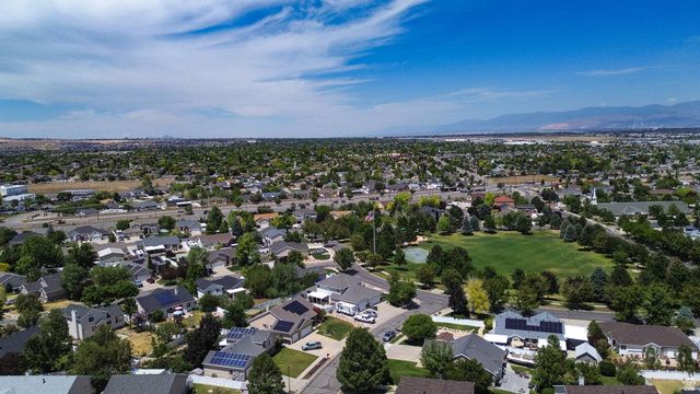 9592 WOOD PARK LN, South Jordan, UT 84009
