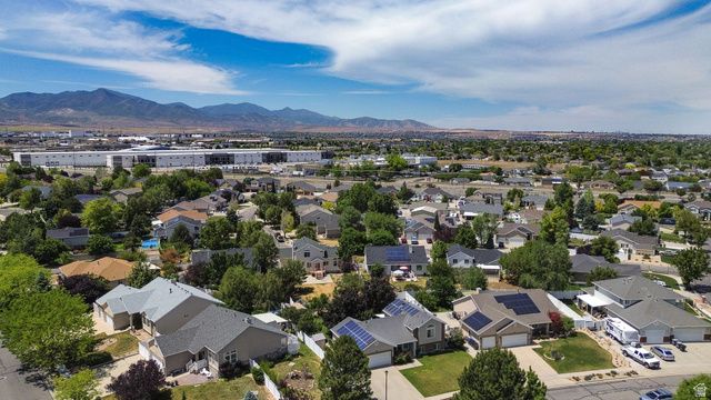 9592 WOOD PARK LN, South Jordan, UT 84009