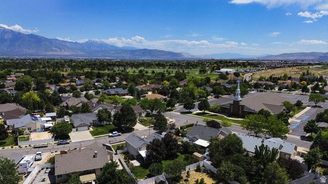 9592 WOOD PARK LN, South Jordan, UT 84009