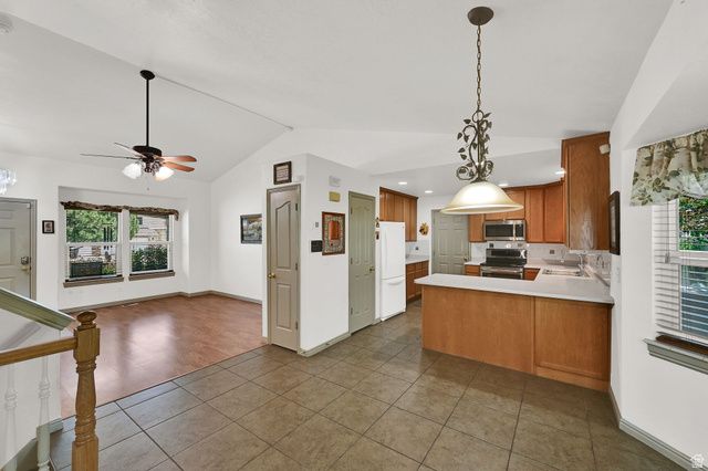 9592 WOOD PARK LN, South Jordan, UT 84009