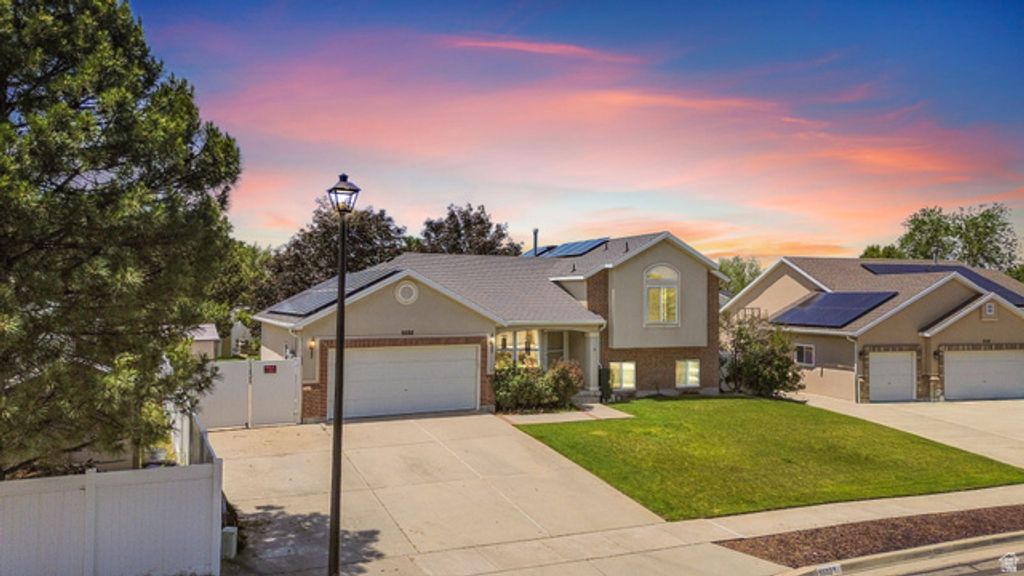 9592 WOOD PARK LN, South Jordan, UT 84009
