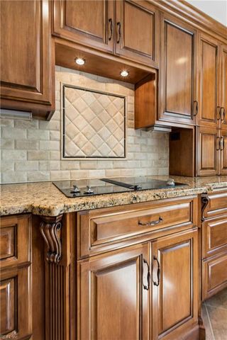 10 W Governor DR, Newport News, VA 23602