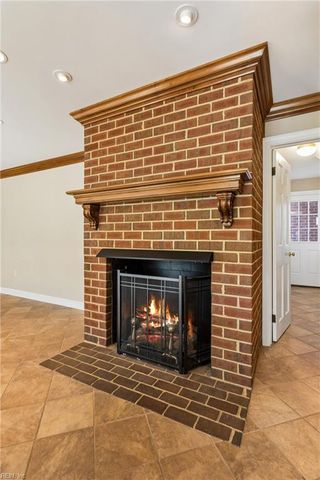 10 W Governor DR, Newport News, VA 23602