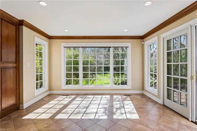 10 W Governor DR, Newport News, VA 23602