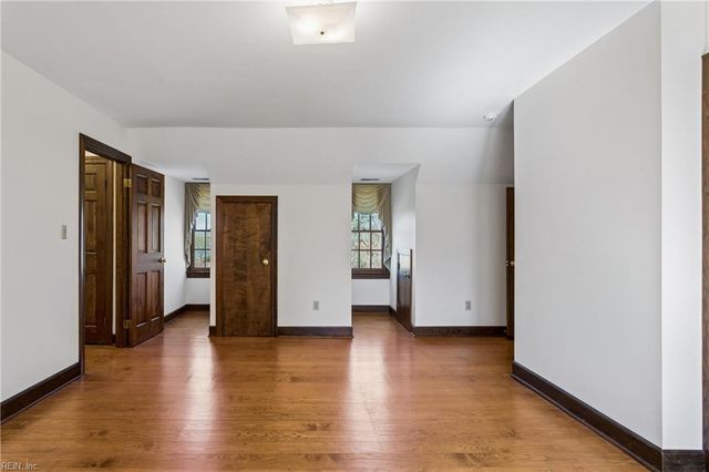 10 W Governor DR, Newport News, VA 23602