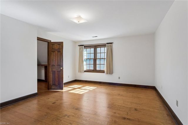 10 W Governor DR, Newport News, VA 23602