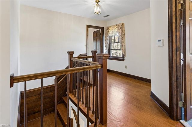 10 W Governor DR, Newport News, VA 23602