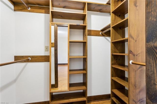 10 W Governor DR, Newport News, VA 23602