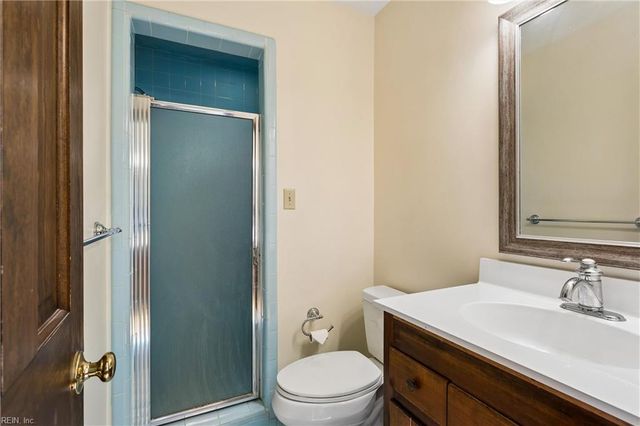 10 W Governor DR, Newport News, VA 23602