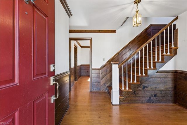 10 W Governor DR, Newport News, VA 23602