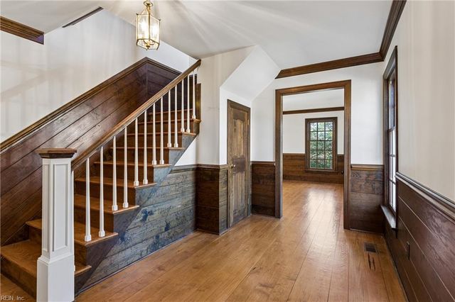 10 W Governor DR, Newport News, VA 23602