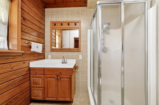 858 County Road 1006, Celeste, TX 75423