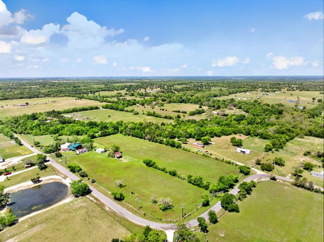 858 County Road 1006, Celeste, TX 75423