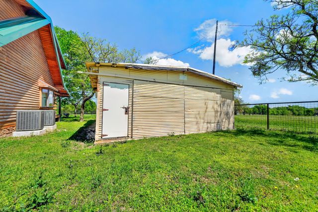 858 County Road 1006, Celeste, TX 75423
