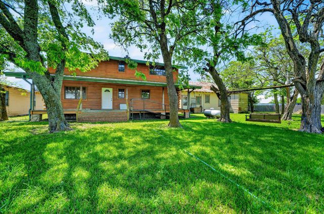 858 County Road 1006, Celeste, TX 75423