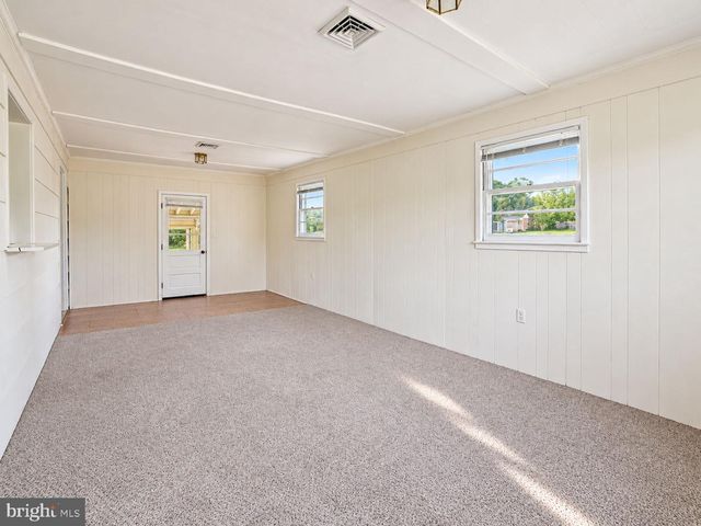 8614 LINTON HALL RD, Bristow, VA 20136