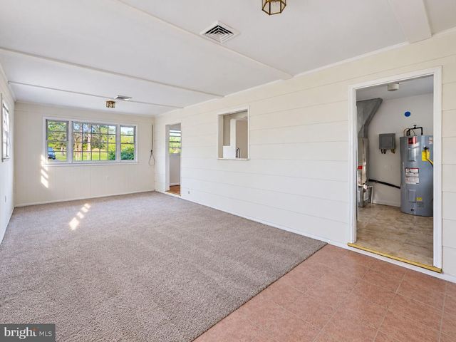 8614 LINTON HALL RD, Bristow, VA 20136