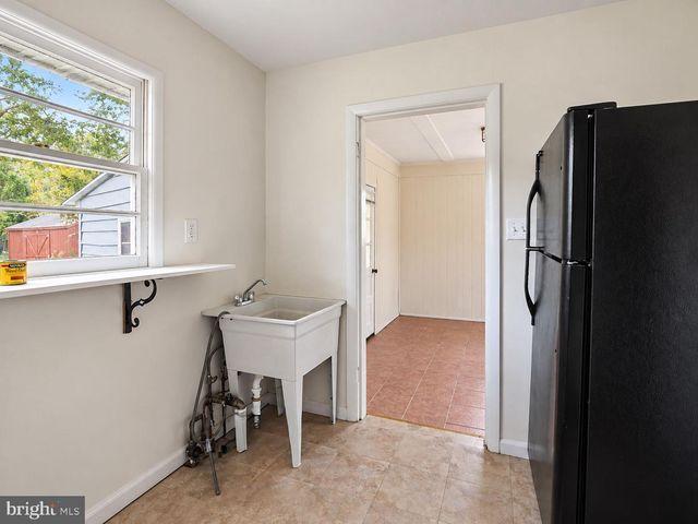 8614 LINTON HALL RD, Bristow, VA 20136