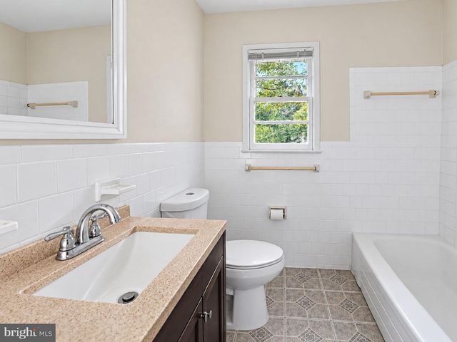 8614 LINTON HALL RD, Bristow, VA 20136