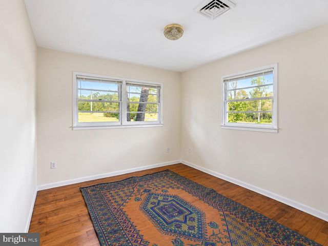8614 LINTON HALL RD, Bristow, VA 20136