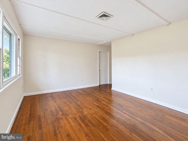 8614 LINTON HALL RD, Bristow, VA 20136