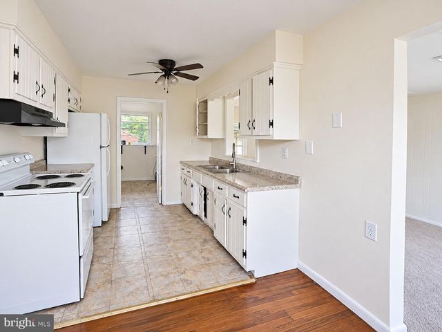 8614 LINTON HALL RD, Bristow, VA 20136
