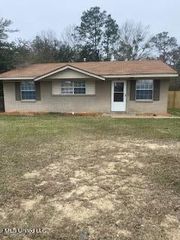 56 Holly Circle, Gulfport, MS 39501