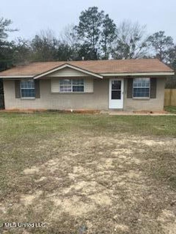 56 Holly Circle, Gulfport, MS 39501