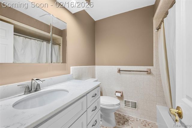 47848 Card Road, Macomb, MI 48044