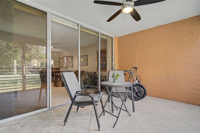 9520 Seagrape Dr 205, Davie, FL 33324