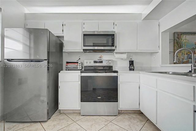 9520 Seagrape Dr 205, Davie, FL 33324