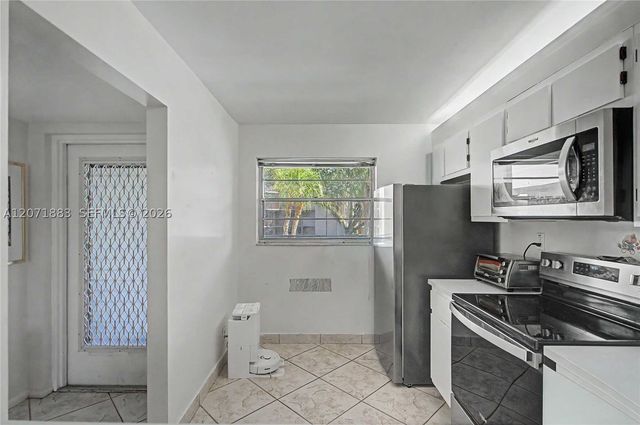9520 Seagrape Dr 205, Davie, FL 33324
