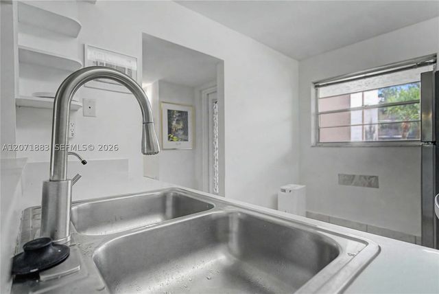 9520 Seagrape Dr 205, Davie, FL 33324