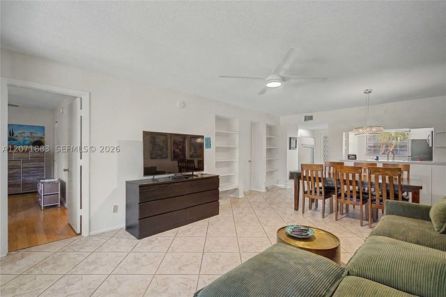 9520 Seagrape Dr 205, Davie, FL 33324