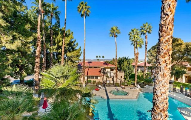 2812 N Auburn Court 202, Palm Springs, CA 92262