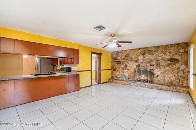 755 Haftez Street NE, Palm Bay, FL 32907