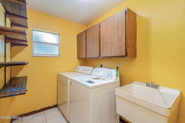 755 Haftez Street NE, Palm Bay, FL 32907