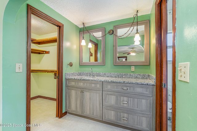 755 Haftez Street NE, Palm Bay, FL 32907