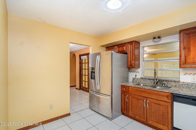 755 Haftez Street NE, Palm Bay, FL 32907