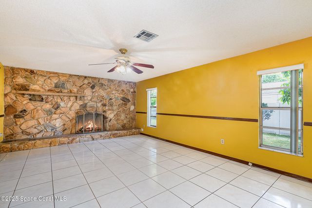 755 Haftez Street NE, Palm Bay, FL 32907