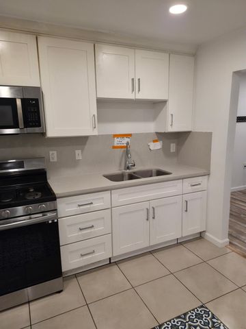 1603 W Hazelton Ave, Stockton, CA 95203