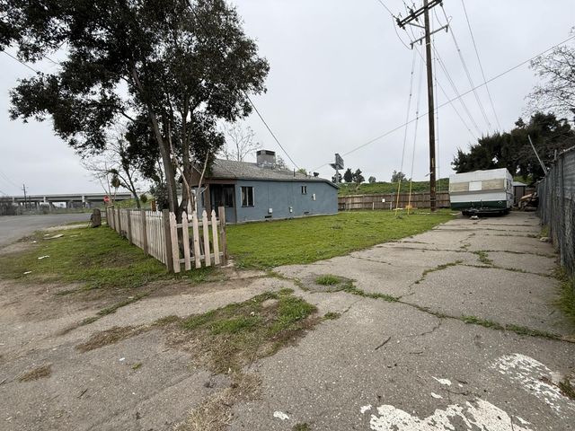 1603 W Hazelton Ave, Stockton, CA 95203