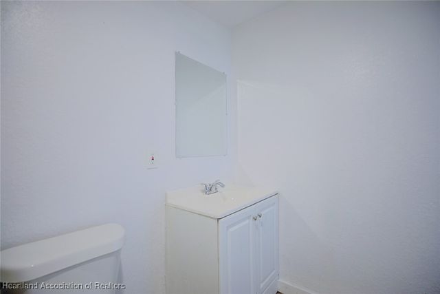 915 S Waldron Avenue, Avon Park, FL 33825