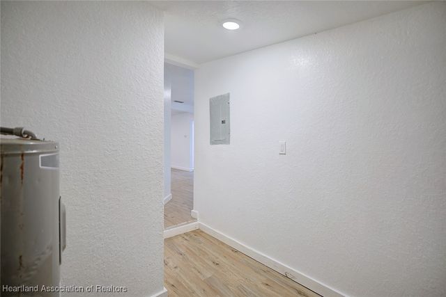 915 S Waldron Avenue, Avon Park, FL 33825