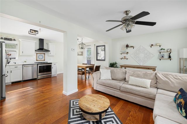 121 Spofford Avenue, Warwick, RI 02888